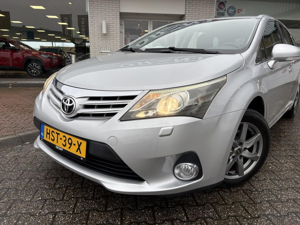 Toyota Avensis Wagon 1.8 VVTi Dynamic limited | Trekhaak | Cruise | Stoelverwarmin - Image 2