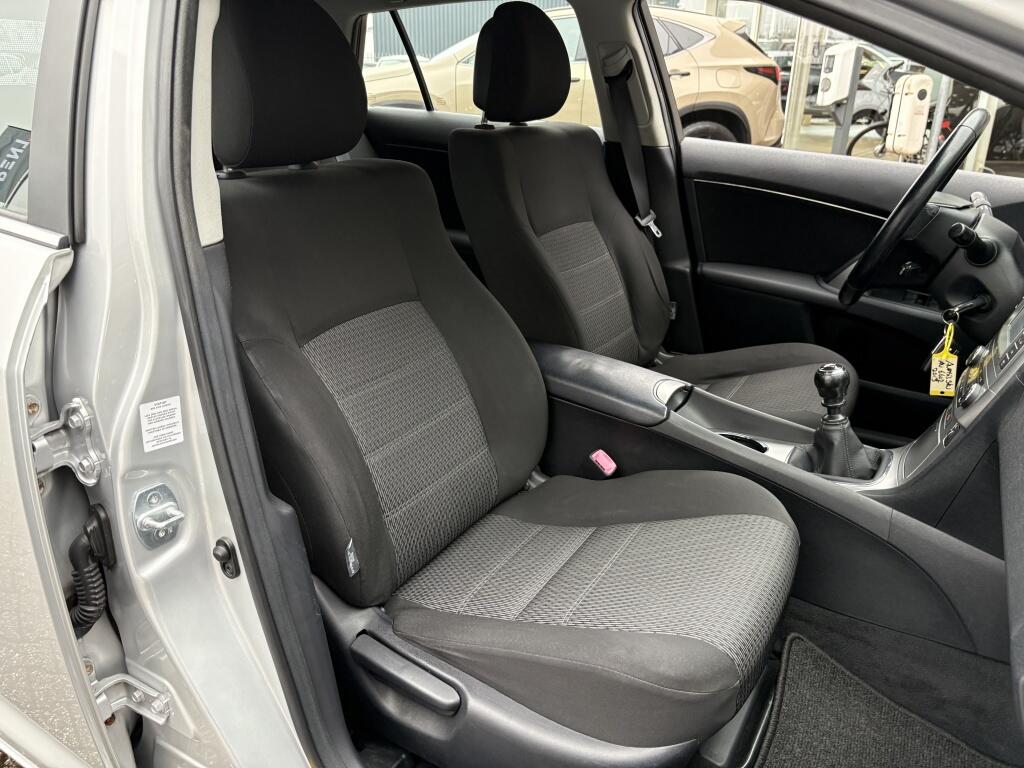 Toyota Avensis Wagon 1.8 VVTi Dynamic limited | Trekhaak | Cruise | Stoelverwarmin - Image 29