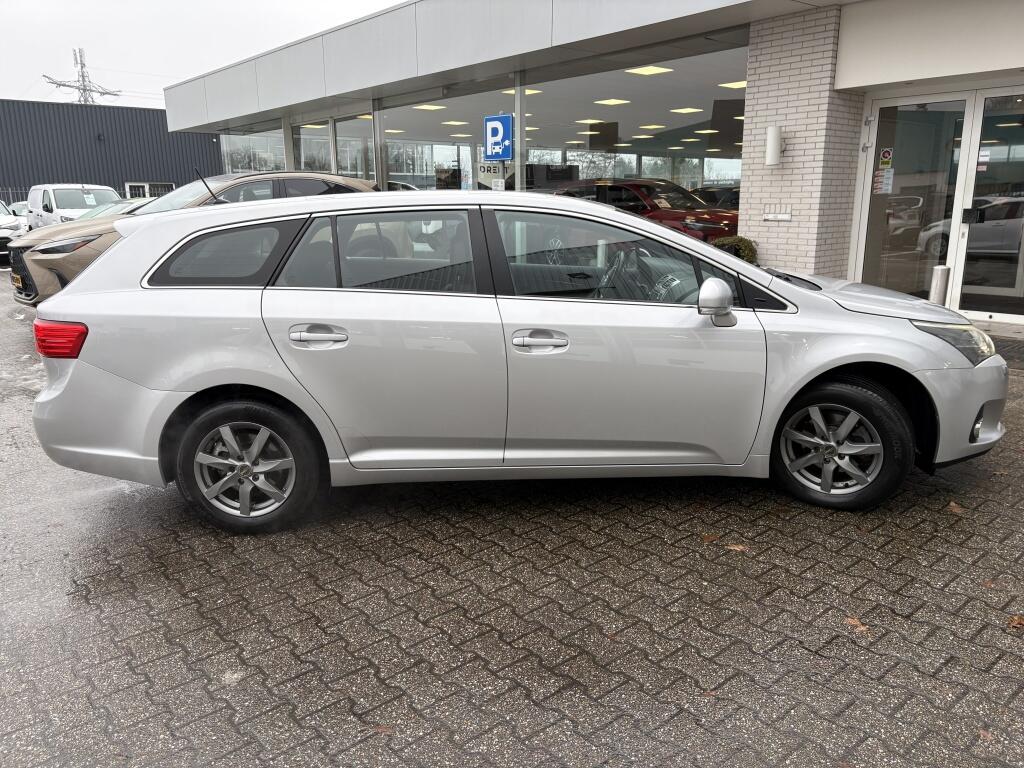 Toyota Avensis Wagon 1.8 VVTi Dynamic limited | Trekhaak | Cruise | Stoelverwarmin - Image 5