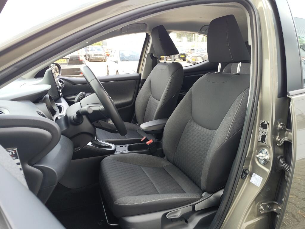 Toyota Yaris 1.5 Hybrid Dynamic | Trekhaak Afn. | Navi | Keyless Entry/Start - Image 28