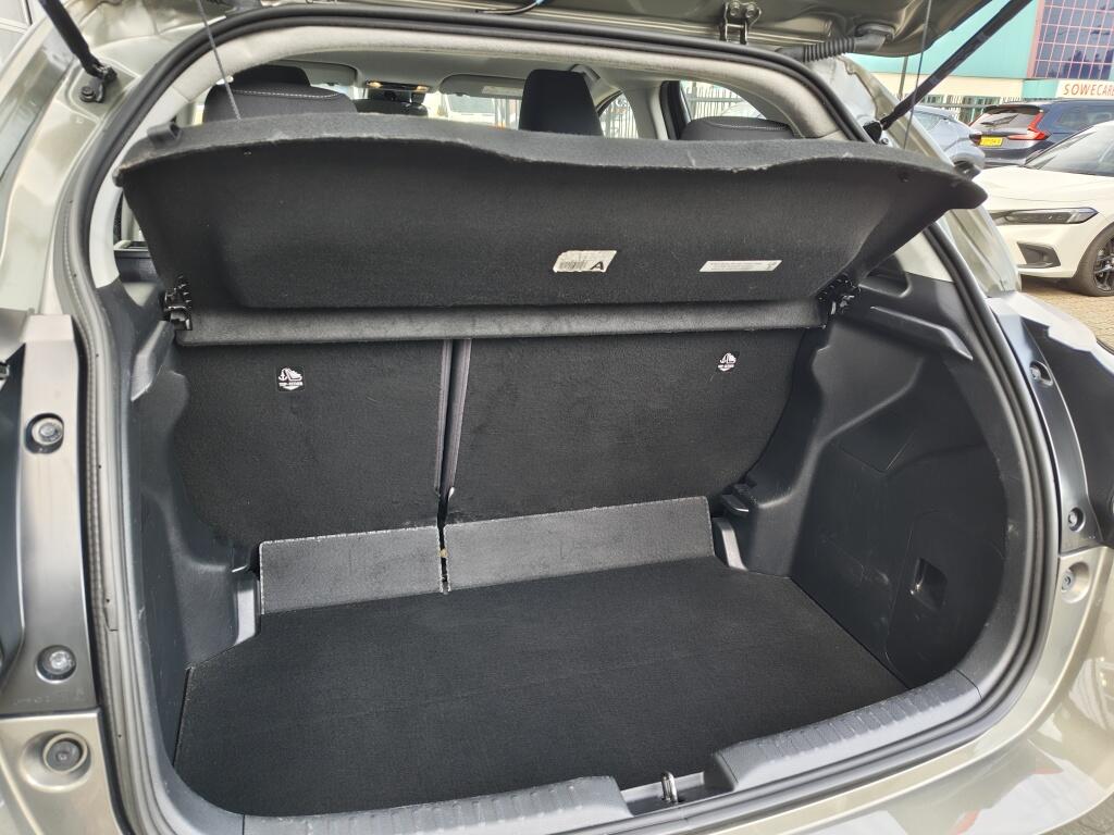 Toyota Yaris 1.5 Hybrid Dynamic | Trekhaak Afn. | Navi | Keyless Entry/Start - Image 32
