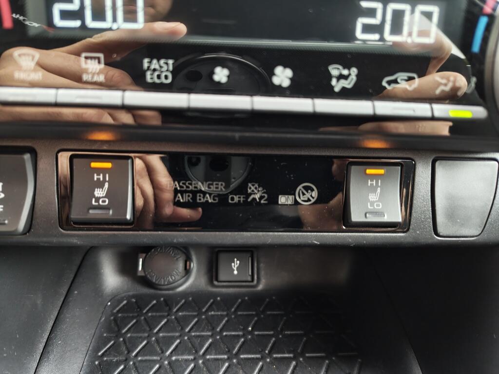 Toyota RAV4 2.5 Plug-In Hybrid Business | Startonderbreker | Navi | Stoelverwarming - Image 19