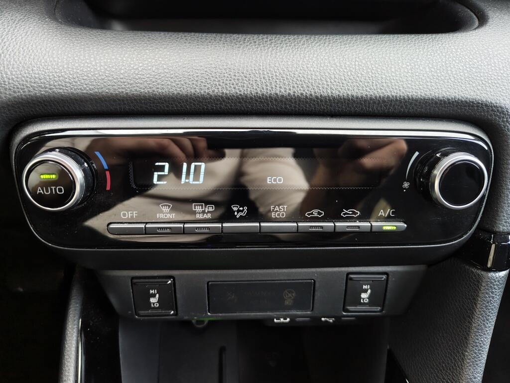 Toyota Yaris 1.5 Hybrid 115 Dynamic | ComfortPack | Sensoren v/a | Android Auto - Image 17