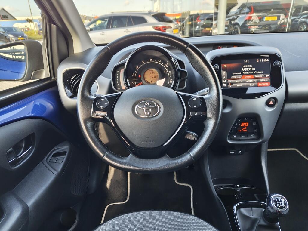 Toyota Aygo 1.0 VVT-i x-clusiv | Keyless Entry/Start | Android Auto | Half Leder - Image 8
